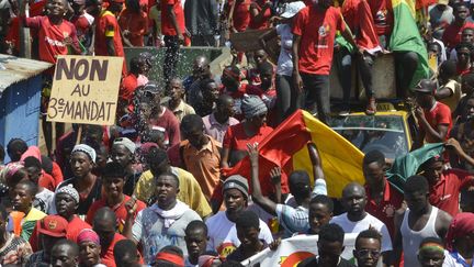 Manifestation contre un troisième mandat du président Alpha Condé, le 7 novembre 2019 à Conakry, en Guinée. (CELLOU BINANI / AFP)