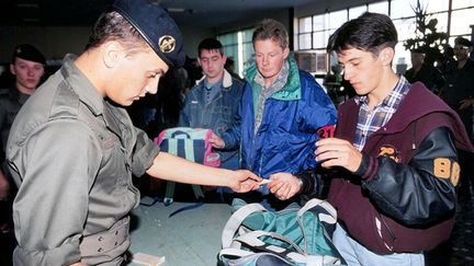 &nbsp; (Des jeunes appelés à la caserne de Laval en Mayenne © Sipa Press)