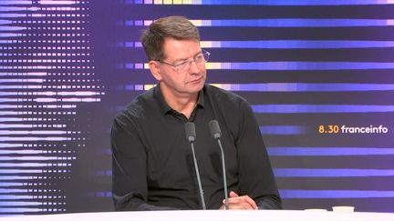 Patrice Vergriete, ministre délégué chargé du Logement, était mardi 12 septembre l’invité du 8h30 franceinfo. (FRANCE INFO / RADIO FRANCE)