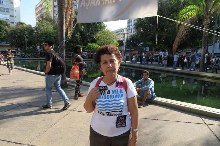 Inalva, une des manifestants prenant part au défilé contre "les Jeux de l'exclusion", le 5 août 2016 à Rio de Janeiro (Brésil). (PIERRE GODON / FRANCETV INFO)