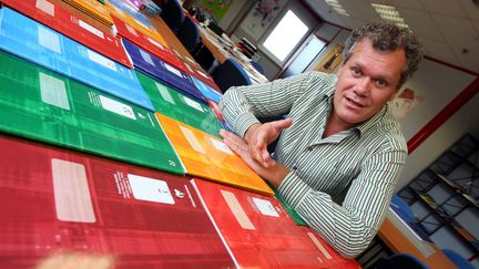 Guillaume Nusse, PDG de Clairefontaine Rhodia, papetier fabricant de cahiers et de fournistures de bureau, dans le Haut-Rhin à Ottmarsheim. (THIERRY GACHON / PHOTO PQR / L'ALSACE VIA MAXPPP)