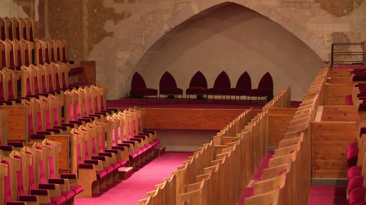 La Salle du Conclave du Palais des Papes (CAPTURE D'ÉCRAN FRANCE 3)