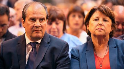 Le premier secr&eacute;taire du Parti socialiste, Jean-Christophe Cambad&eacute;lis (G.), et Martine Aubray, maire de Lille, &agrave; La Rochelle, le 13 septembre 2014.&nbsp; (THIERRY THOREL / CITIZENSIDE / AFP)