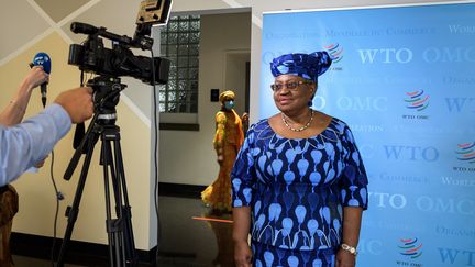 L'ancienne ministre nigériane des Affaires étrangères et des Finances Ngozi Okonjo-Iweala, après son audition devant les représentants des 164 Etats membres de l'Organisation mondiale du commerce, à Genève, le 15 juillet 2020. (Fabrice COFFRINI / AFP)