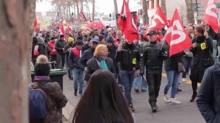 Réforme des retraites : la question des femmes et des carrières longues au cœur des discussions dans les cortèges (France 2)