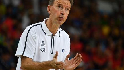 L'entraîneur de l'équipe de France Vincent Collet  (ANDREJ ISAKOVIC / AFP)