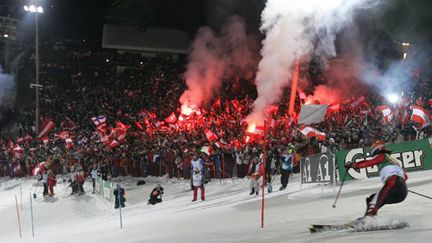 Le slalom nocturne de Schladming (JOE KLAMAR / AFP)