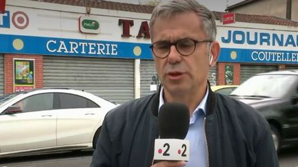 Après la prise d'otage dans un bar-tabac qui a eu lieu près de Toulouse (Haute-Garonne), mardi 7 mai, le journaliste Francis Mazoyer, en direct sur place, évoque les motivations du jeune homme de 17 ans. (FRANCE 2)