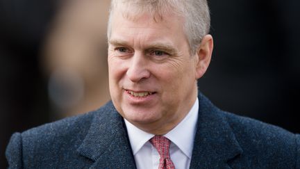 Le prince Andrew, troisi&egrave;me enfant&nbsp;de la reine Elizabeth II, le 25 d&eacute;cembre 2012 &agrave;&nbsp;Sandringham (Grancde-Bretagne). (LEON NEAL / AFP)