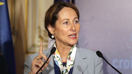 La ministre de l'Ecologie, S&eacute;gol&egrave;ne Royal, donne un discours consacr&eacute; aux start-up dans le secteur environnemental, le 26 mai 2015, &agrave; Paris. (MATTHIEU ALEXANDRE / AFP)