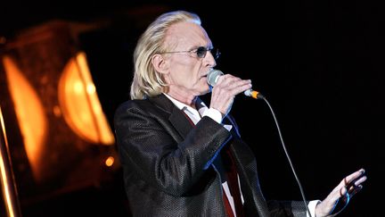 Le chanteur Christophe&nbsp;est mort dans la nuit du jeudi 16 au vendredi 17 avril, à l'âge de 74 ans, des suites d'un emphysème, une maladie pulmonaire.&nbsp; (BERTRAND GUAY / AFP)