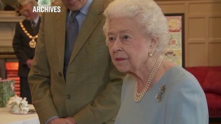 Royaume-Uni : la reine Elizabeth II remplacée par le prince Charles pour le discours du trône au Parlement britannique (FRANCE 3)