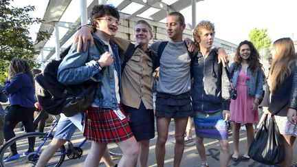 Des jeunes du lyc&eacute;e Cl&eacute;menceau de Nantes (Loire-Atlantiques) posent pour la photo, vendredi 16 avril. (MAXPPP)