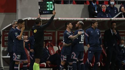 Lionel Messi entre en jeu à la place de Neymar, le 29 août 2021 à Reims. (JOSE BRETON / NURPHOTO)