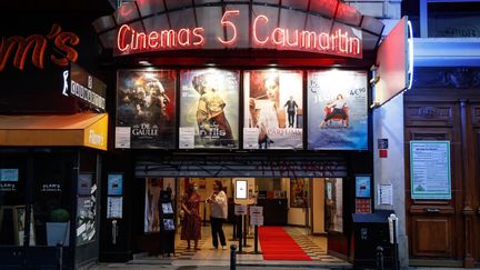 La façade du cinéma Les 5 Caumartin à Paris. (ABDULMONAM EASSA / AFP)