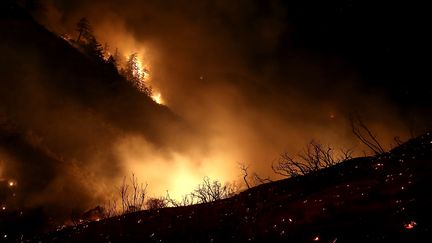 La Californie prise au piège par un incendie inarrêtable