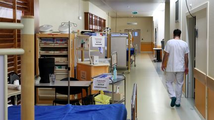 Grippe : "Plus de patients doivent être hospitalisés cette année"