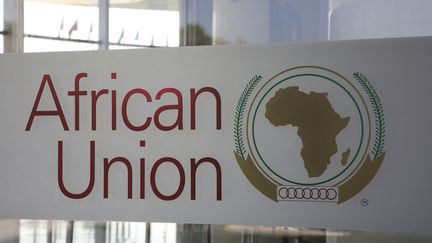 Le logo de l'Union africaine. Image d'illustration. (LUDOVIC MARIN / POOL / AFP)