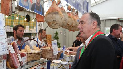 Le ministre de l'Agriculture, Didier Guillaume à la foire au jambon de Bayonne (Pyrénées-Atlantiques), le 20 avril 2019. (MAXPPP)