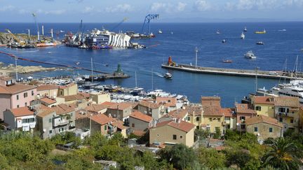 Le Costa Concordia, le 16 septembre 2013 sur l'&icirc;le du Giglio (Italie). (ANDREAS SOLARO / AFP)