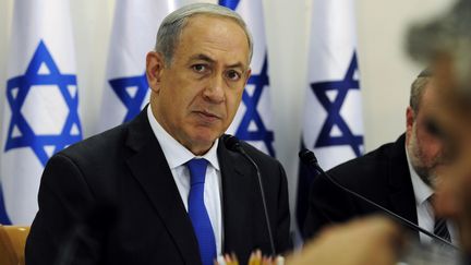 Le premier ministre isra&eacute;lien Benjamin Netanyahu, lors d'une r&eacute;union, &agrave; Sde Boker, dans le d&eacute;sert du N&eacute;guev (Israel), le 10 novembre 2013. (DAVID BUIMOVITCH / AFP)