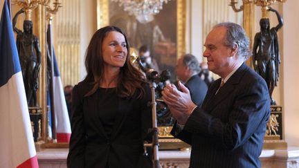 Un an après la cordiale passation de pouvoirs entre Frédéric Mitterrand et Aurélie Filippetti au ministère de la Culture (17 mai 2012), l'heure n'est plus aux applaudissements...
 (Chesnot / Sipa)