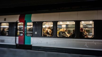 Le gouvernement veut développer des "RER métropolitains", à l'image de ce qui se fait à Paris. (MARTIN BUREAU / AFP)