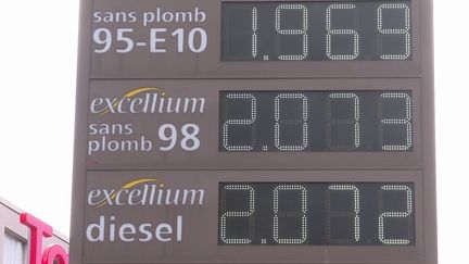 Hausse des prix des carburants : le gouvernement annonce un rabais à 10 jours de l'élection présidentielle. (FRANCE 3)