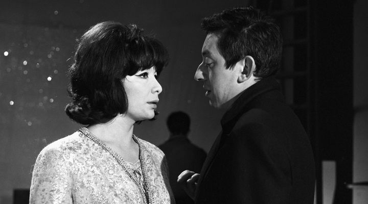 Juliette Gréco et Serge Gainsbourg en 1964 sur le plateau de l'émission "Top à". 
 (Ina)