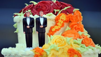 En Californie, dans le comté d'Orange, depuis le 17 avril, le mariage est de nouveau possible. Mais, à condition de respecter la distanciation sociale.&nbsp;&nbsp; (GABRIEL BOUYS / AFP)