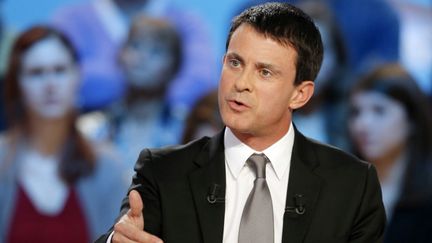 Le ministre de l'Int&eacute;rieur, Manuel Valls, lors d'une &eacute;mission t&eacute;l&eacute;vis&eacute;e, le 30 octobre 2012. (FRANCOIS GUILLOT / AFP)