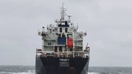 En octobre 2021, un cargo provenant du Brésil avait été arrêté au large de Dunkerque (Nord). Le bateau de plus de 180 mètres transportait plus d'une tonne de cocaïne. (CAPTURE ECRAN FRANCE 2)