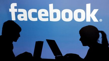 Sur Facebook, certains utilisateurs partent pour mieux revenir. (ARMIN WEIGEL/DPA/MAXPPP)