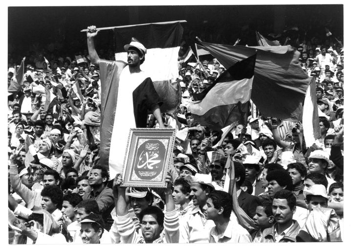 Match au Stade international du Caire en 1986.&nbsp;Photo présentée dans l'exposition "Foot et monde arabe" à l'Institut du monde arabe à Paris. (Musée du football mondial de la FIFA)