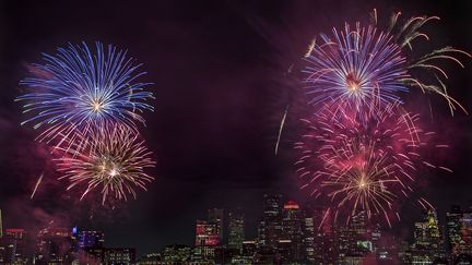 Feu d'artifice du nouvel an 2020, dans le ciel de Boston, aux USA.&nbsp; (GETTY IMAGES)