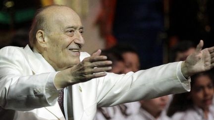 Le maître de la chanson libanaise  Wadih el-Safi devant son public en 2010 à Damas
 (LOUAI BESHARA / AFP)