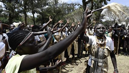 Les membres de la communauté Sengwer vivant dans la forêt d’Embobut, à 403 km de la capitale, se rassemblent pour se rendre au bureau du Président Uhuru Kenyatta à Nairobi, le 7 octobre 2019. (SIMON MAINA / AFP)