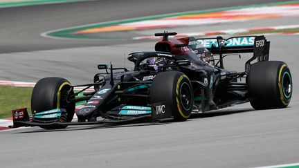 Lewis Hamilton (Mercedes) s'impose de justesse au GP d'Espagne à Barcelone (JAVIER SORIANO / AFP)