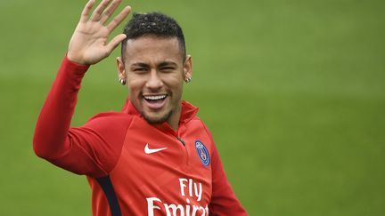 Neymar peut avoir le sourire (FRANCK FIFE / AFP)