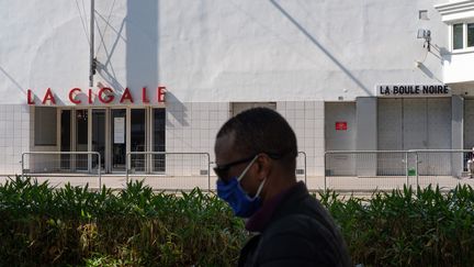 Les salles de concert La Cigale et La Boule noire, le 15 mai 2020 à Paris. (MARIE MAGNIN / HANS LUCAS)