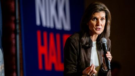 La candidate républicaine à l'élection présidentielle Nikki Haley lors d'un meeting de campagne, le 5 février 2024 à Spartanburg, en Caroline du Sud. (BRANDON BELL / GETTY IMAGES NORTH AMERICA / AFP)