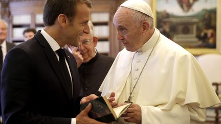 Emmanuel Macron : première rencontre avec le pape