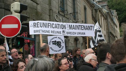 A Quimper (Basse-Bretagne), des manifestants protestent contre la r&eacute;forme territoriale du gouvernement le 3 juin 2014. (CITIZENSIDE / ERNEST TOSETTI / AFP)