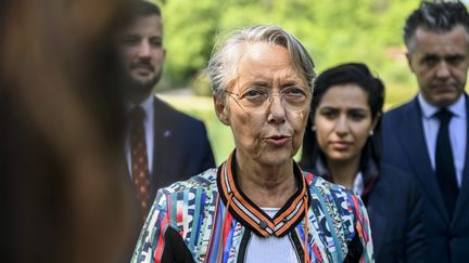 Elisabeth Borne en visite dans le Parc national des forêts, en Côte-d'Or, vendredi 26 mai 2023. (EMMA BUONCRISTIANI / MAXPPP)