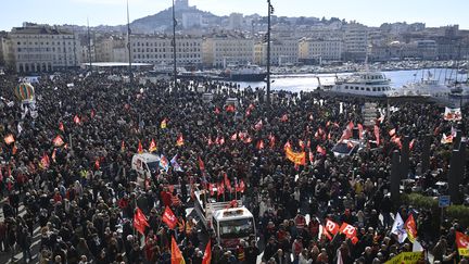 La manifestation contre la réforme des retraites, à Marseille (Bouches-du-Rhône), le 11 février 2023. (CLEMENT MAHOUDEAU / AFP)