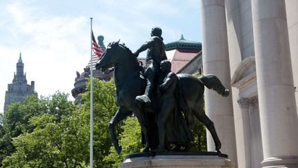 La statue représentant Theodore Roosevelt, devant le Museum d'histoire naturelle de New York, le 17 juin 2020 à&nbsp;Manhattan (MEDIAPUNCH / REX / SIPA / SHUTTERSTOCK)