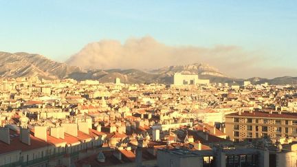 Le feu sur le col de la Gineste (© Radio France - MELANIE MASSON)