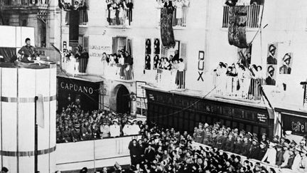 Discours de Mussolini le 3 septembre 1936 à Avellino. (FRANCE PRESSE VOIR / AFP)