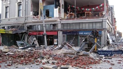 Conséquences du séisme dans l'une des rues de Christchurch, le 4 septembre 2010. (AFP Christchurch Press)