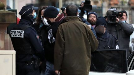 Yannick Agnel arrive au Tribunal de grande instance de Mulhouse pour sa mise en examen dans une enquête pour "viol et agression sexuelle sur mineure", le 11 décembre 2021. (MAXPPP)